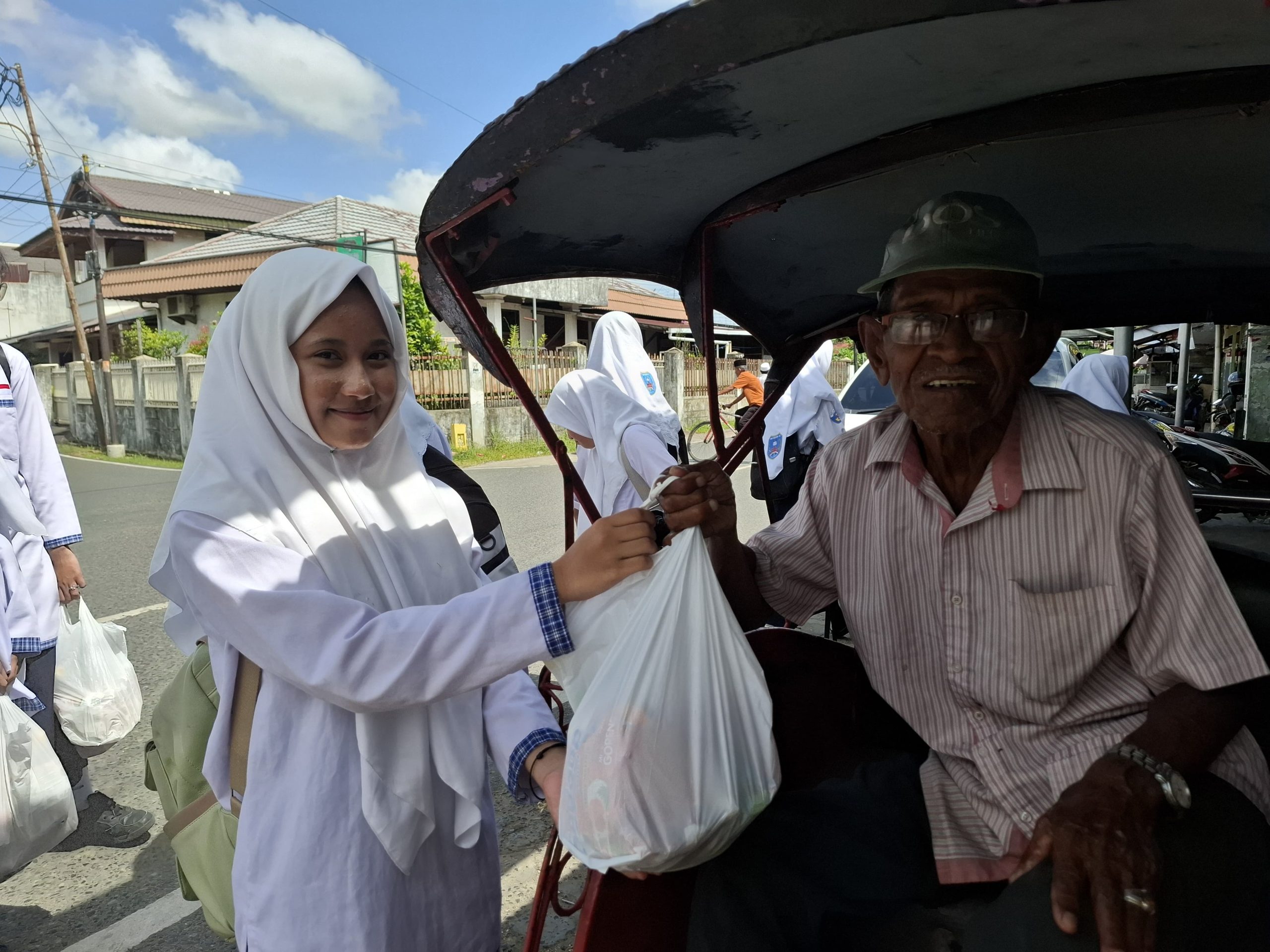 RAMADHAN INDAHNYA BERBAGI