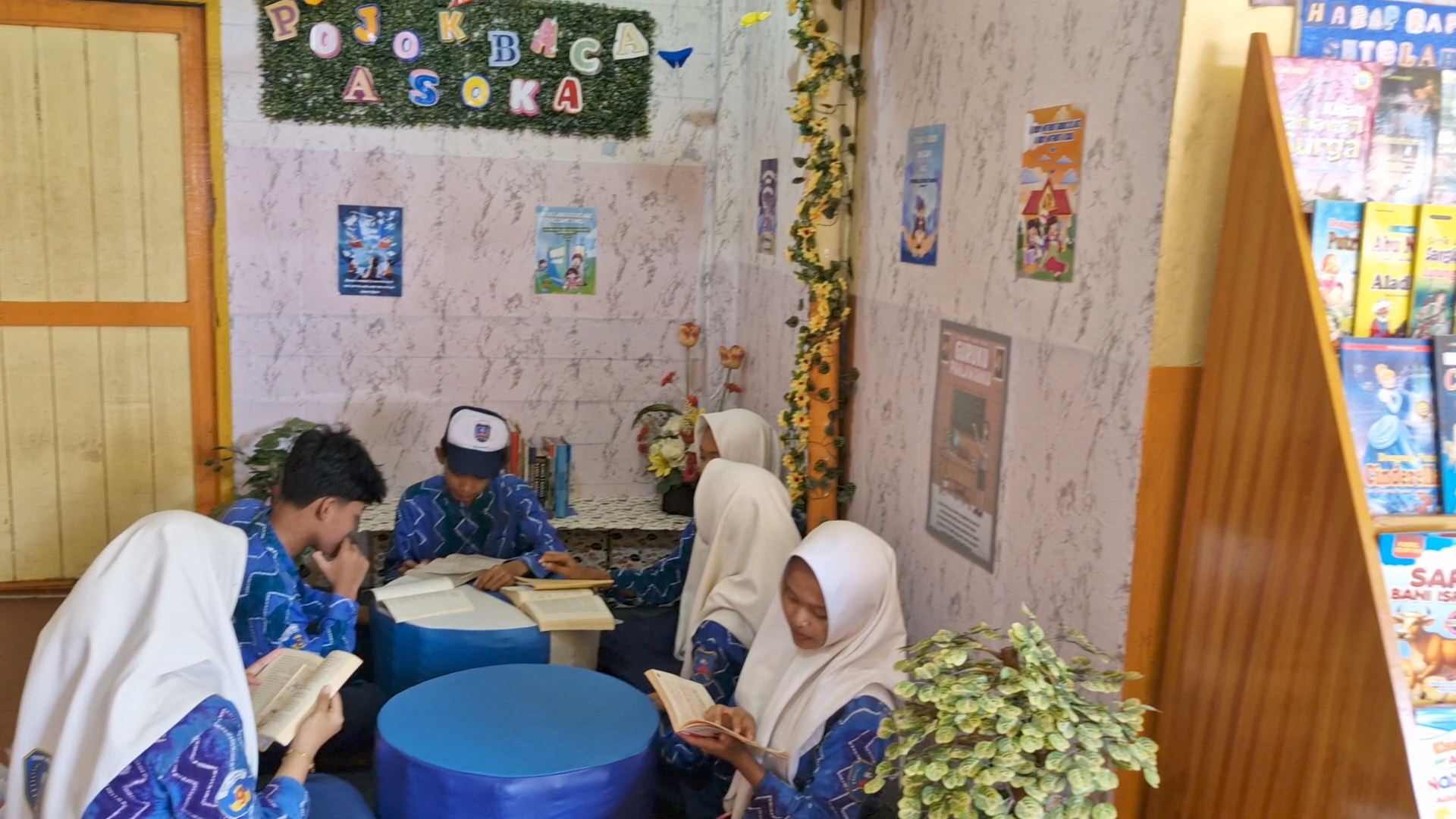 POJOK LITERASI SMPN 10 BANJARMASIN