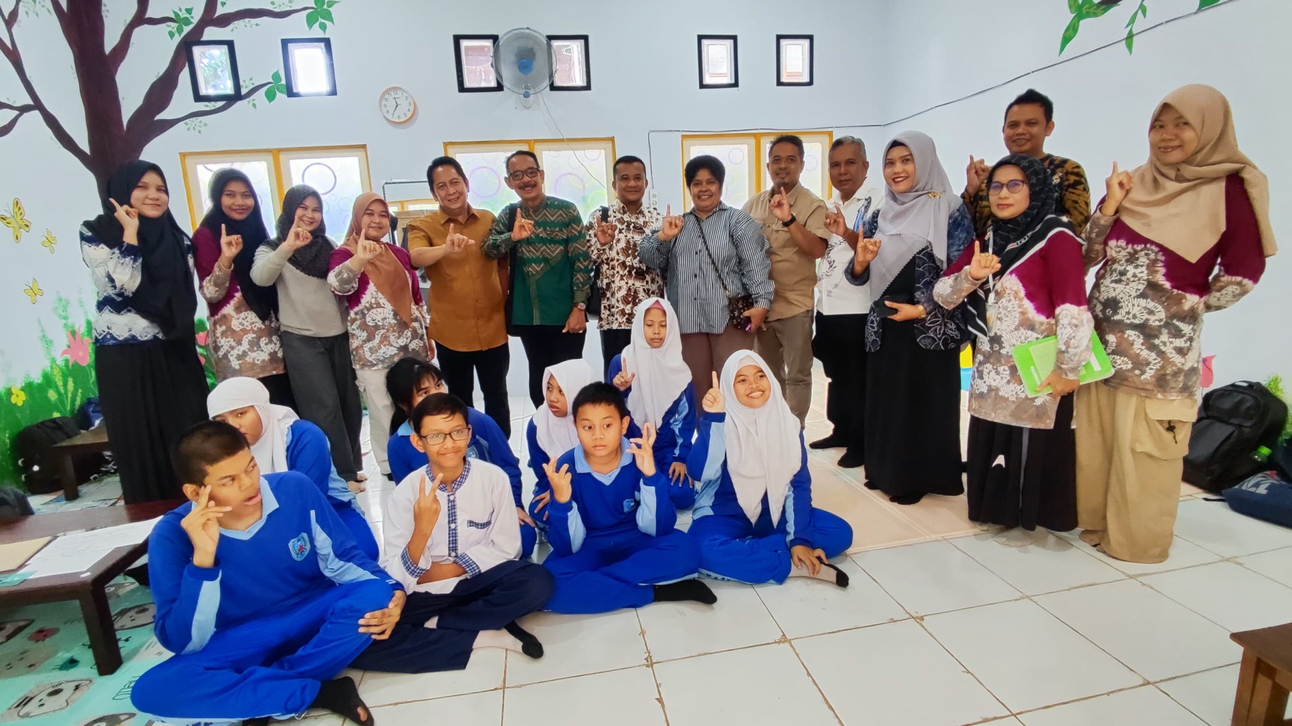 Kunjungan Komisi III DPRD Kabupaten Kotabaru di SMP Negeri 10 Banjarmasin